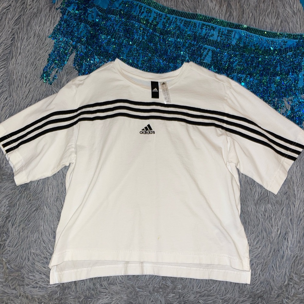 perfect white adidas top ! 🫧🫶🏼